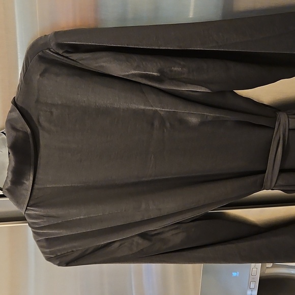 💕BAREFOOT DREAMS💕 Washed Satin Notch Collar Robe ~ Black Large L NWT - Picture 10 of 14